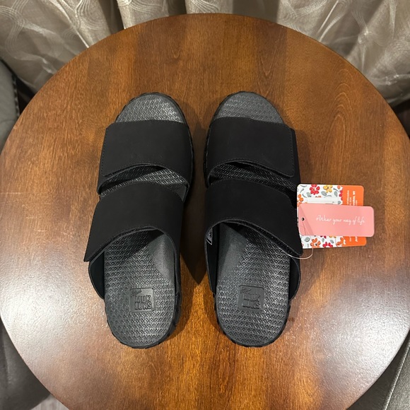 MUK LUKS Woman’s Flexi Sandals w/ Soft Cushion- Size: 7 - Picture 3 of 8